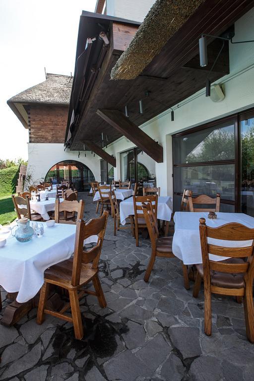 Gosteria Hata Podoprygora Obukhivka Bagian luar foto