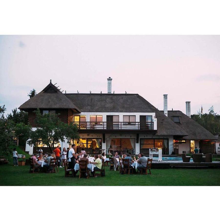 Gosteria Hata Podoprygora Obukhivka Bagian luar foto